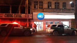 Carabineros detuvo a un sujeto que intento robar en farmacia Salcobrand