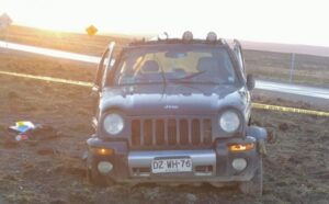 Mujer fue encontrada sin vida al interior de un vehículo volcado en Porvenir