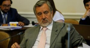 Senador Guillier exige al Gobierno explicar entrega de casa fiscal a grupo espiritista