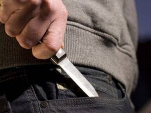 Riña con cuchillo frente a Liceo María Behety desata temor entre apoderados y vecinos