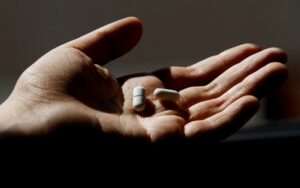 Intoxicación intencional con medicamentos presenta explosivo aumento en adolescentes