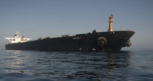 EEUU ordena incautar petrolero iraní liberado por Gibraltar: transportaba 2,1 millones de barriles