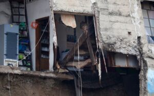 Rescatan cuerpo de sexta víctima del derrumbe en cerro Bellavista de Valparaíso