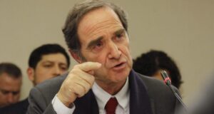 Larraín califica como grave la falsificación de pasaportes: 