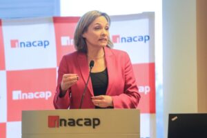 Senadora Goic se desmarca de propuesta de Girardi que liquidaría industria acuícola