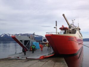 Ruta Punta Arenas - Porvenir: Ferry Yaghan suspende su zarpe por mal tiempo