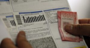 Cuentas de la luz nuevamente subirán un 10% ante alza del dólar
