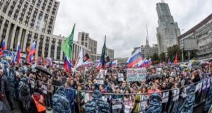 Cerca de 50 mil manifestantes piden elecciones libres en las calles de Moscú