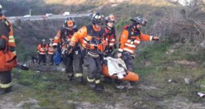 Hombre se desbarranca y cae por 50 metros en Ruta Las Palmas: quedó consciente y llamó a Carabineros