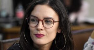 Aprobación de Vallejo al alza en medio de discusión de su proyecto de reducción de jornada laboral