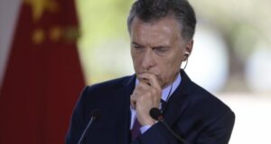 Activos de Argentina se desploman en Wall Street tras revés electoral de Macri