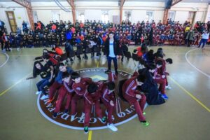 “Hola Hola” reunió a miles de estudiantes salesianos  de Punta Arenas en torno a la alegría y diversión