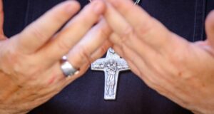 Denuncian abusos sexuales y manipulación de actas de defunción en hogar católico de niños