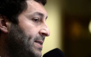 Diputado Coloma pide suma urgencia a proyecto de ley antiencapuchados