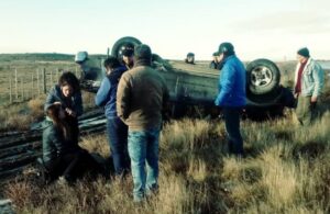 Volcamiento en cercanías del aeropuerto de Puerto Natales deja a una mujer lesionada