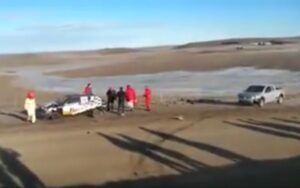 Viral en redes: camioneta se desenganchó y fue a parar a pista de rally causando accidente