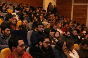 Trabajadores de la construcción disfrutaron de teatro gratuito en el Centro Cultural de Punta Arenas