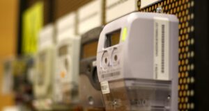 Así es el plan de las empresas eléctricas para devolver a usuarios cobro por medidores inteligentes