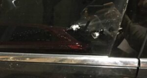 Atacan camioneta donde se trasladaba candidato presidencial en Argentina