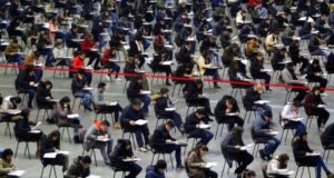 Contraloría libera del Eunacom práctico a médicos extranjeros de siete países