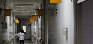Gobierno pide acelerar proyecto que sanciona con cárcel las agresiones a trabajadores de la salud
