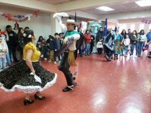 Niños inmigrantes disfrutaron de kermés en Magallanes