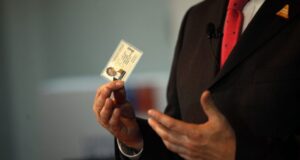 Licencias de conducir a extranjeros crecen 192% en cinco años ante déficit de choferes