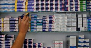 ISP reporta que la mitad de las farmacias en el país no cumplen la ley