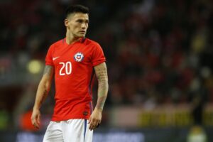 Charles Aránguiz cumplirá una década dentro de la Roja