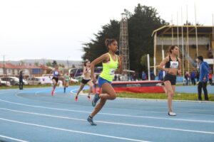 Atletas alistan zapatillas para el Torneo Interescolar “Herminio Bernales”