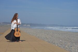 Concertista en guitarra Tatiana Muñoz se presenta esta tarde en el Centro Cultural