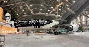 Aerolínea Latam presenta su avión inspirado en Star Wars