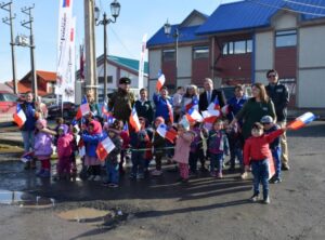 Mes Patrio: Niños de Puerto Williams participan en diversos juegos típicos