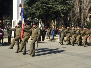 Tradicional desfile dominical congregó a cientos de turistas extranjeros