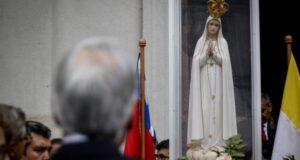 Piñera pide a Virgen de Fátima que 
