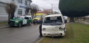 Un lesionado en choque de camión contra árbol