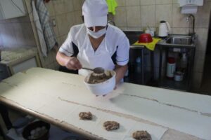 Fiscalizan comercio de empanadas previo a Fiestas Patrias
