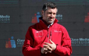Ministro Sichel emplaza al sector privado: Debe hacerse corresponsable de proteger la salud mental