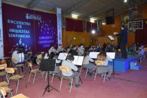 Encuentro de orquestas infantiles y juveniles en el Liceo Monseñor Fagnano