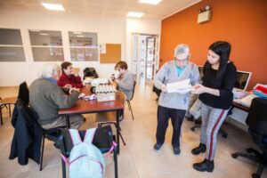 Capacitan a adultos mayores en la Umag