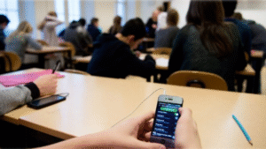 Miradas regionales sobre la utilización de celulares en las escuelas