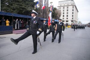 Más de 1.400 efectivos de las Fuerzas Armadas desfilaron en la Parada Militar