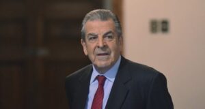 Corte de Santiago designa ministros para indagar millonarias demandas contra expresidente Frei