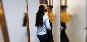 Denuncian a tienda París del Costanera Center por discriminar a mujer trans en sector de probadores