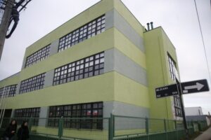 Profesores de la Escuela Portugal deponen paro y vuelven a dar clases