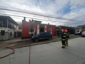 Incendio afectó hostal en el centro de Punta Arenas