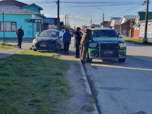 Daños dejó colisión en el Barrio Prat