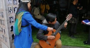 Coordinadora de inmigrantes realiza acto cultural en respuesta a marcha contra la Ley Migratoria