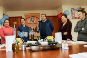 Municipio de Cabo de Hornos realiza curso de cocina para vecinos de la comuna