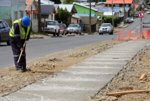Municipalidad de Punta Arenas repondrá 37 kilómetros de veredas